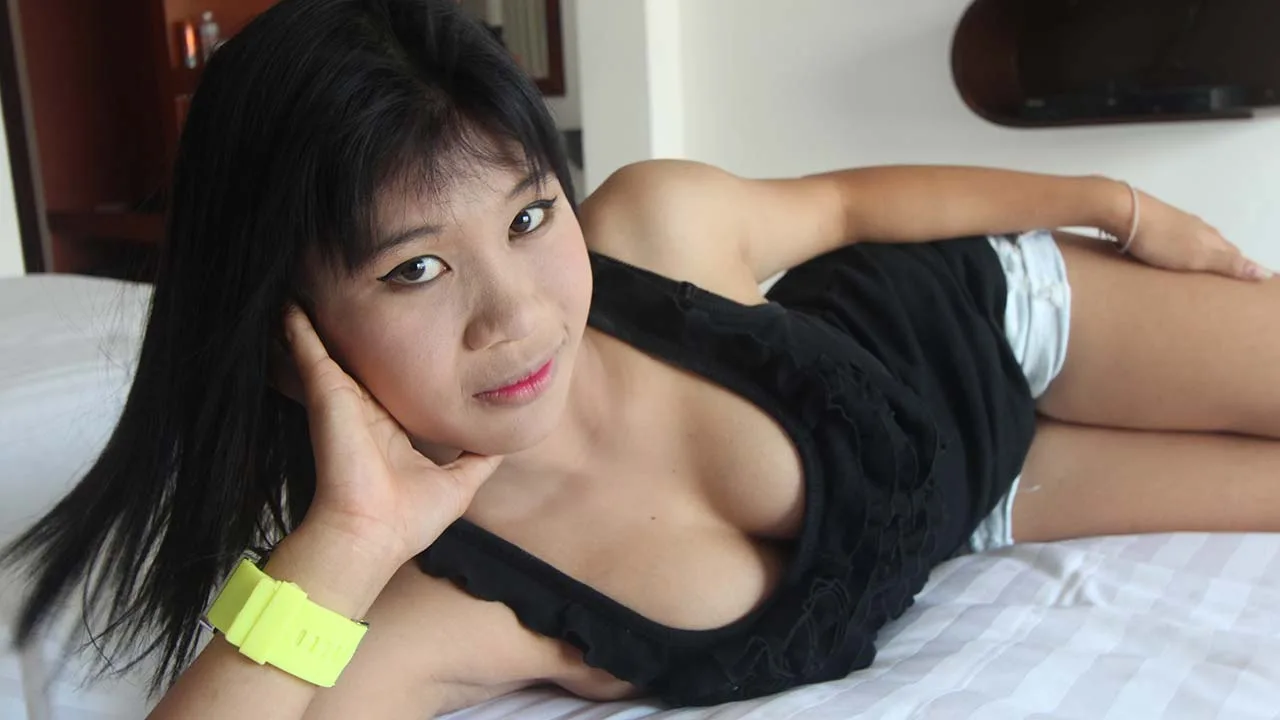 Big Firm Tits Thai Babe Gets Sticky Hole Battered - TukTuk Patrol